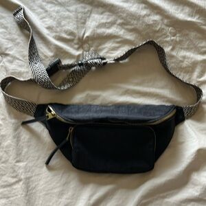Black Fanny pack